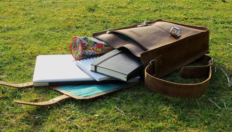Nu al schild lid Laptop Sleeves vs Bags: Which is Right For You? – Targus AP