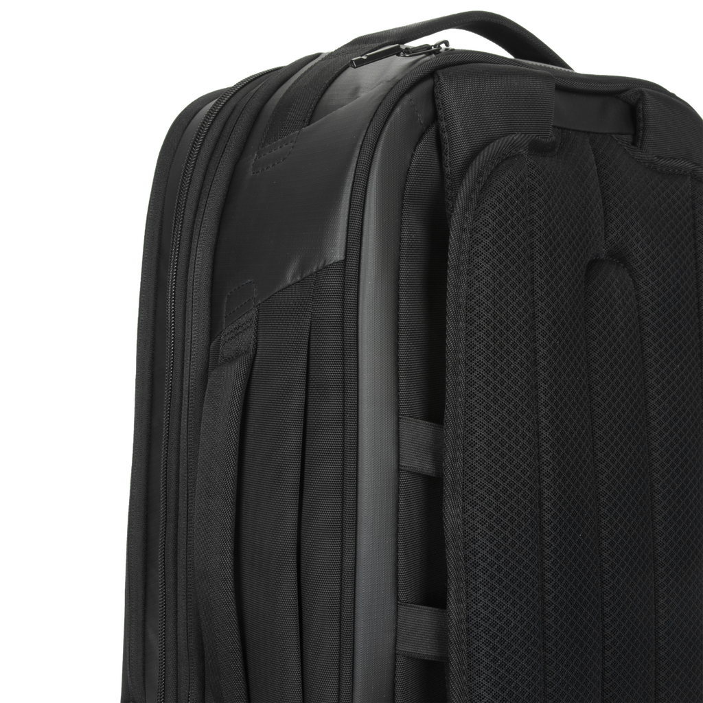 15.6” Mobile Tech EcoSmart® (Black) – Targus Backpack Traveler AP Rolling